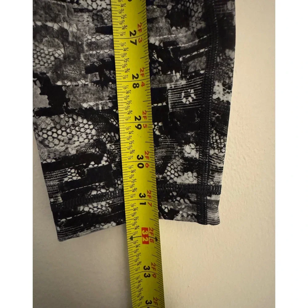 Lululemon Wunder Under High Rise Leggings Black White Lace Print Size 6
